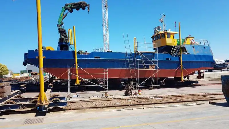 Kapal kerja untuk dijual