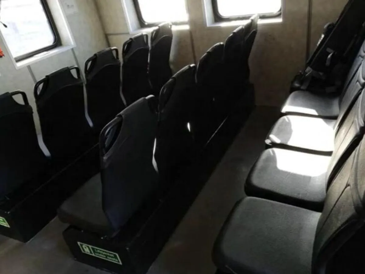 Kapal anak kapal untuk dijual