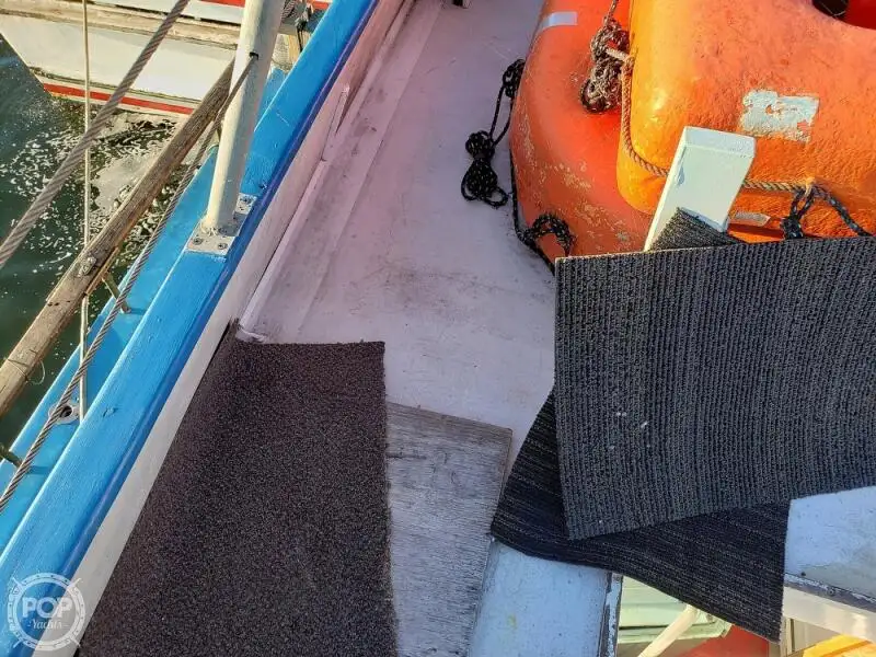 Kapal feri untuk dijual