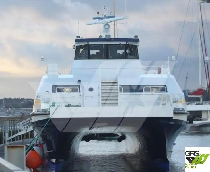 Kapal pelayaran untuk dijual