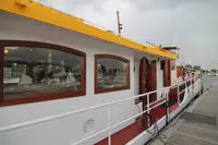 Kapal pelayaran untuk dijual