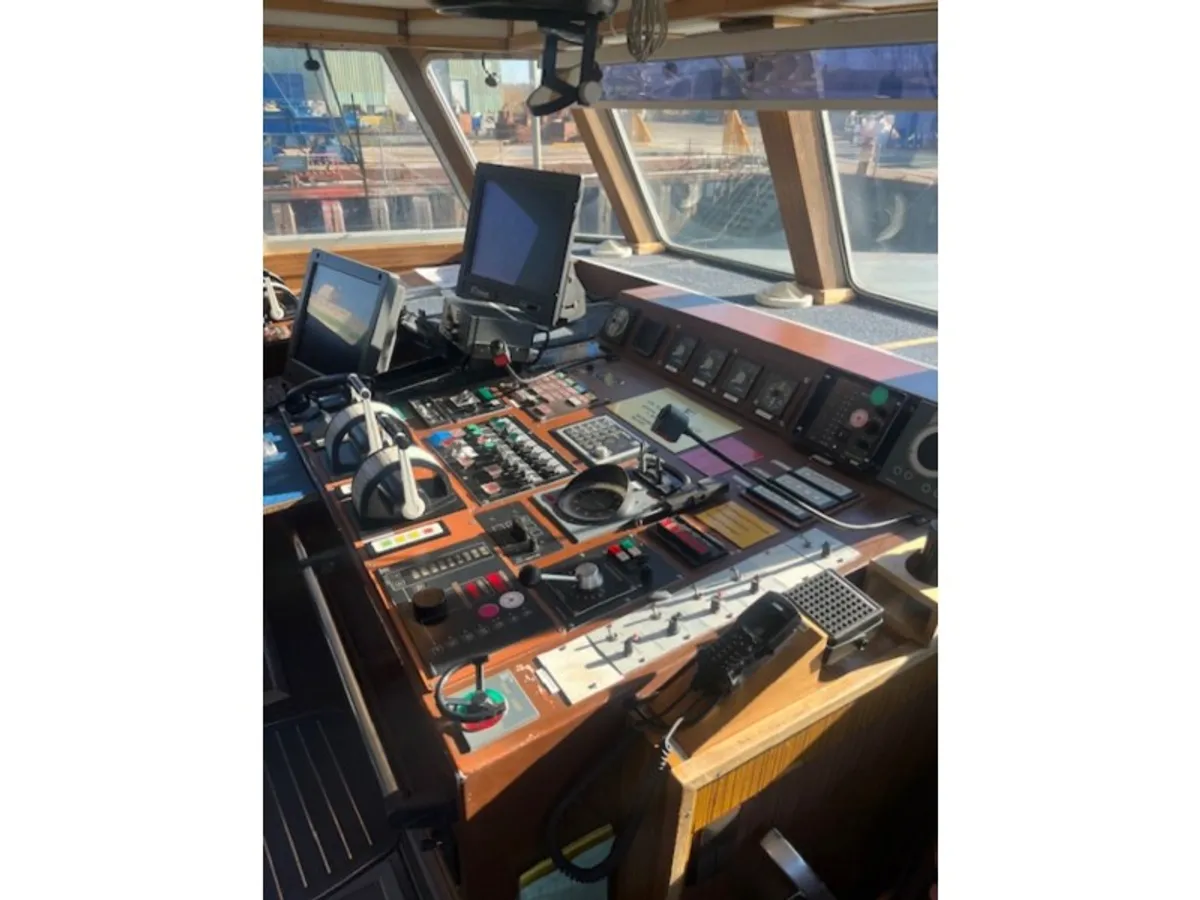 Kapal rondaan untuk dijual
