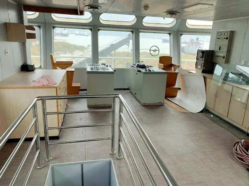 Kapal bekalan untuk dijual