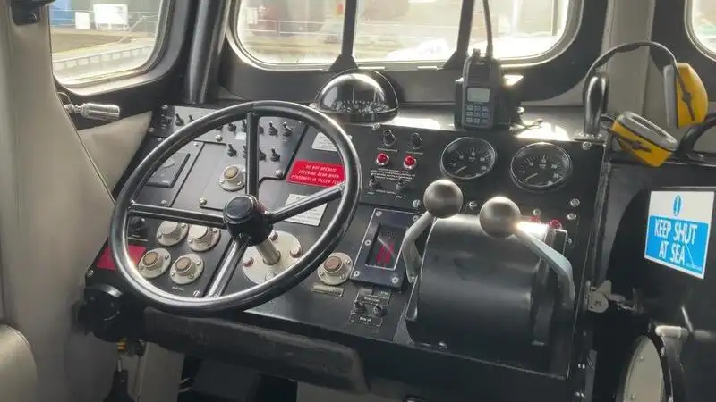 Kapal penyelamat untuk dijual