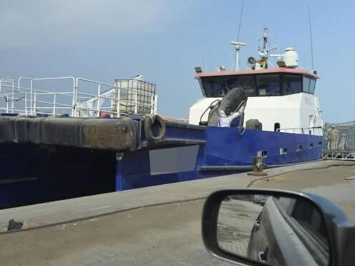 Kapal anak kapal untuk dijual