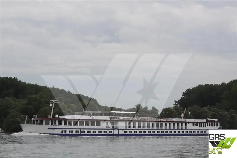 Kapal pelayaran untuk dijual