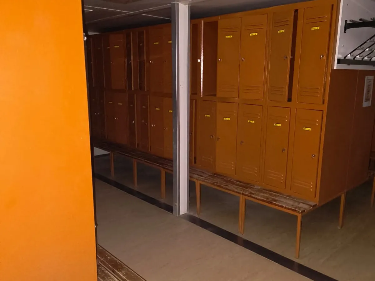 Kapal penginapan untuk dijual