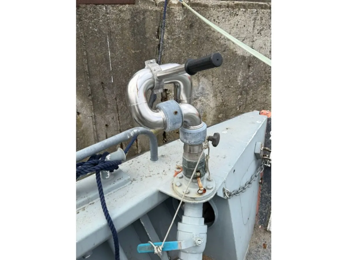 Kapal kerja untuk dijual