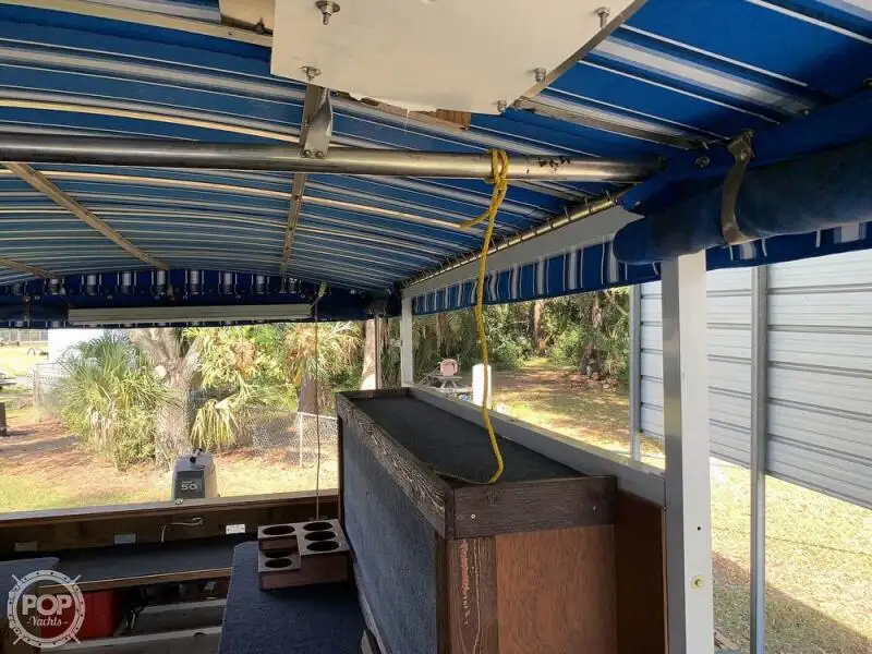 Kapal pelayaran untuk dijual
