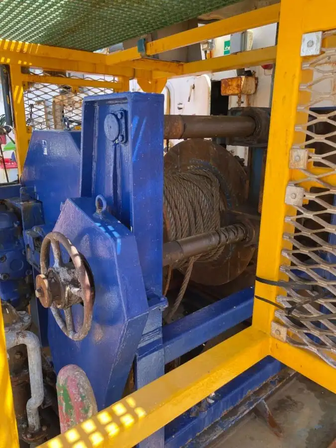 Kapal kerja untuk dijual