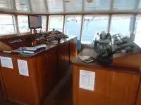 Kapal feri untuk jualan