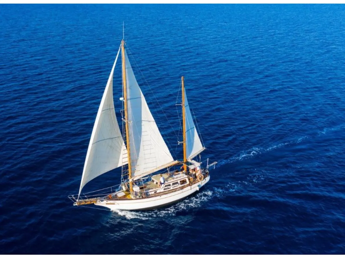 Yacht untuk dijual