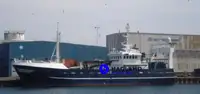 Kapal untuk pemprosesan dan penghantaran ikan untuk dijual
