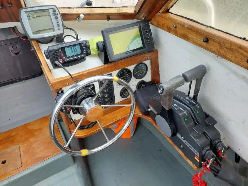 Kapal layar untuk dijual