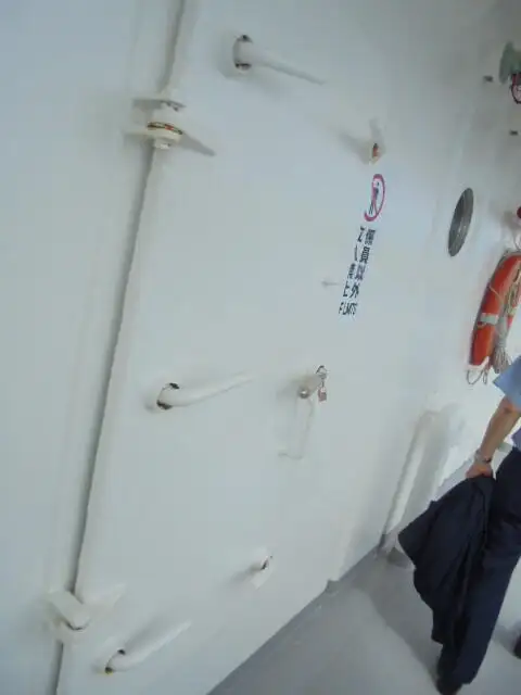 Kapal rondaan untuk dijual
