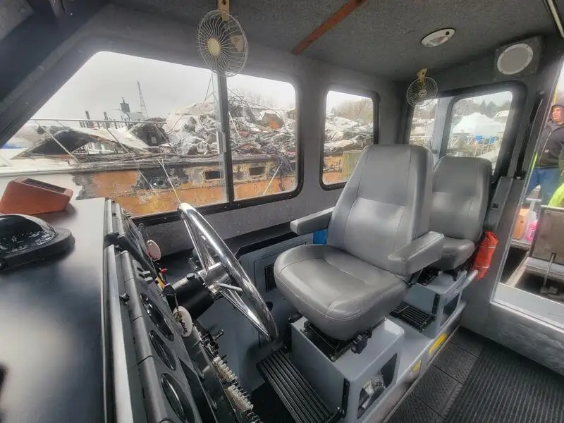 Kapal kerja untuk dijual