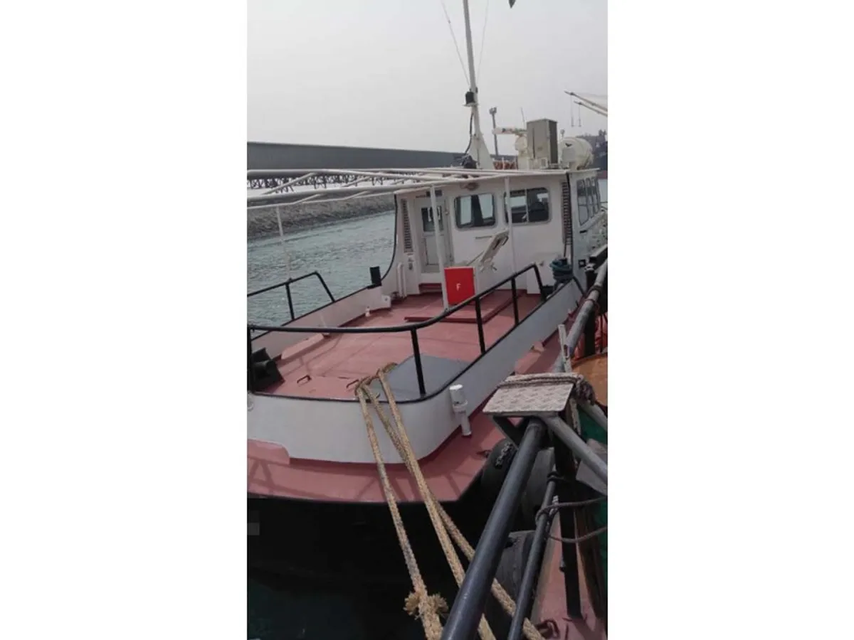 Kapal kerja untuk dijual