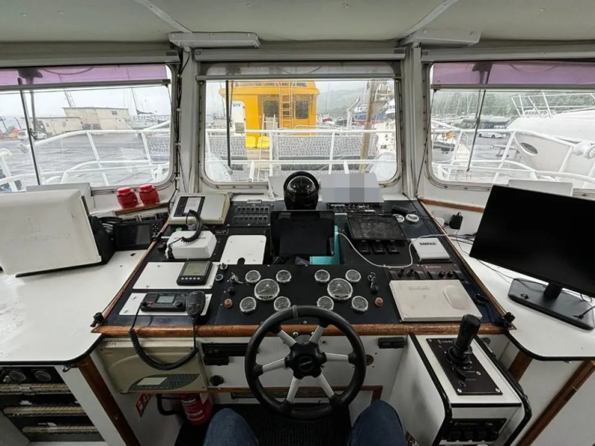 Kapal tinjauan untuk dijual