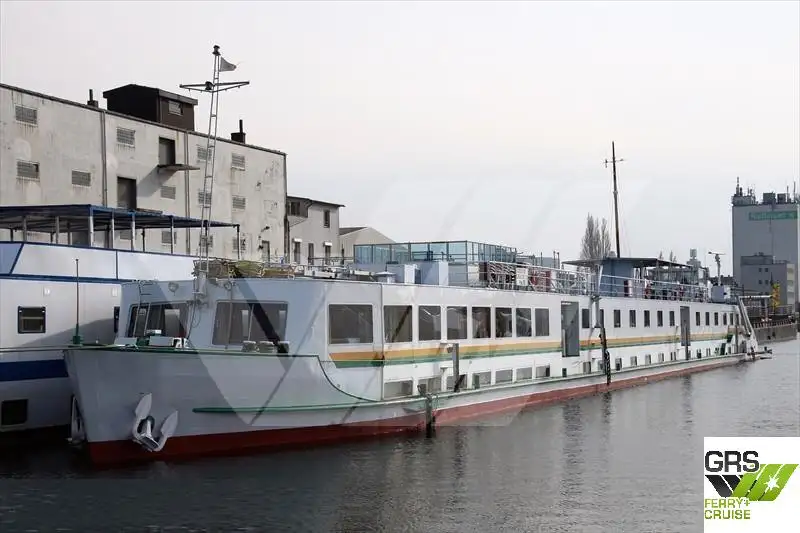 Kapal pelayaran untuk dijual