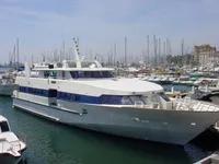 Kapal feri untuk dijual