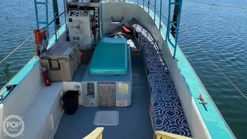 Kapal pelayaran untuk dijual