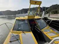 Kapal pelayaran untuk dijual