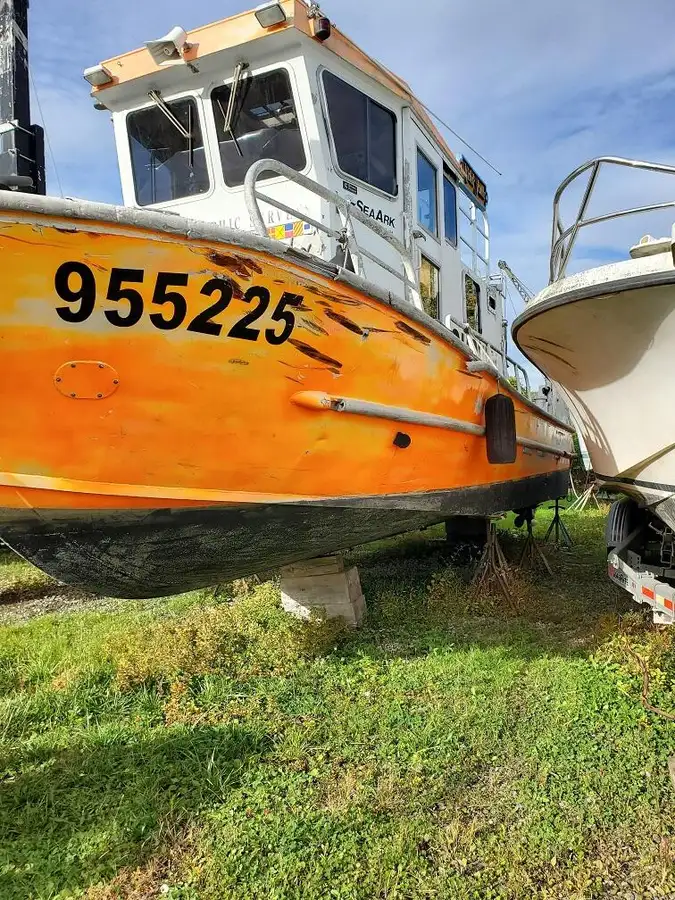 Kapal kerja untuk dijual