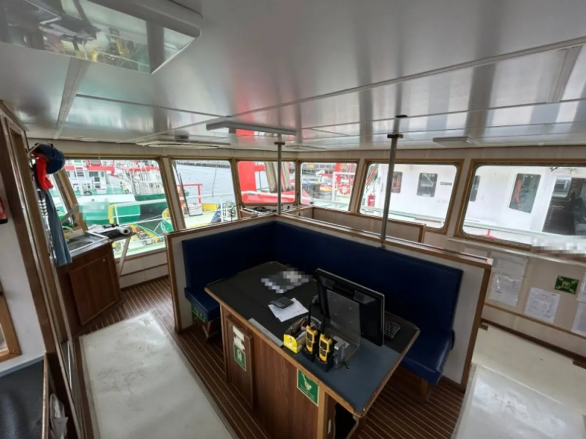 Kapal bekalan untuk dijual