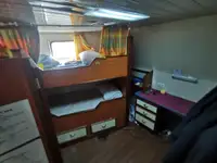 Kapal bekalan untuk dijual