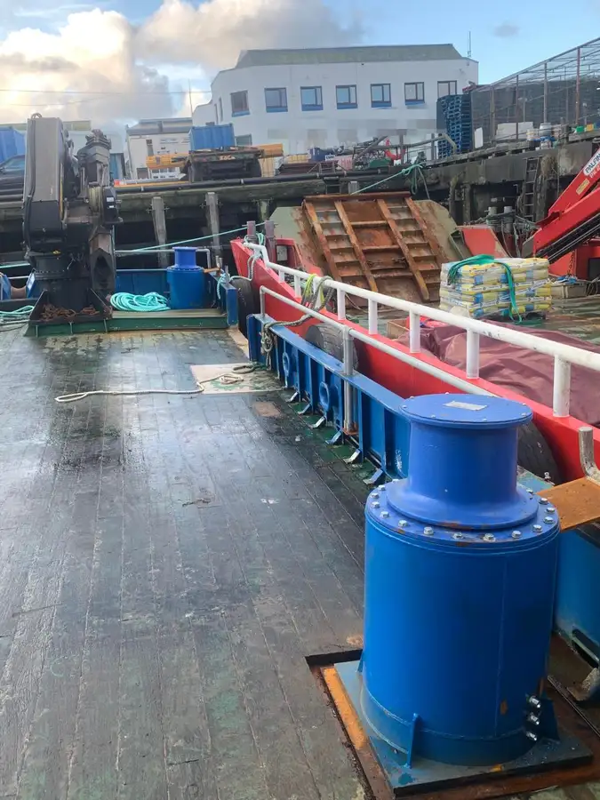 Kapal kerja untuk dijual
