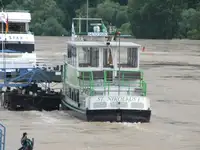 Kapal pelayaran untuk dijual