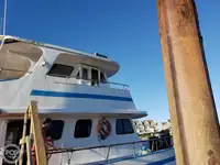 Kapal feri untuk dijual