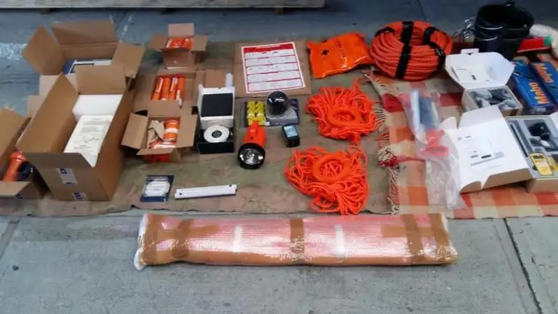Kapal penyelamat untuk dijual