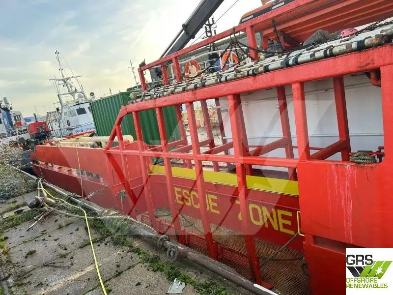 Kapal bekalan untuk dijual