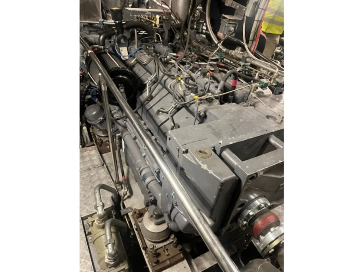 Kapal rondaan untuk dijual