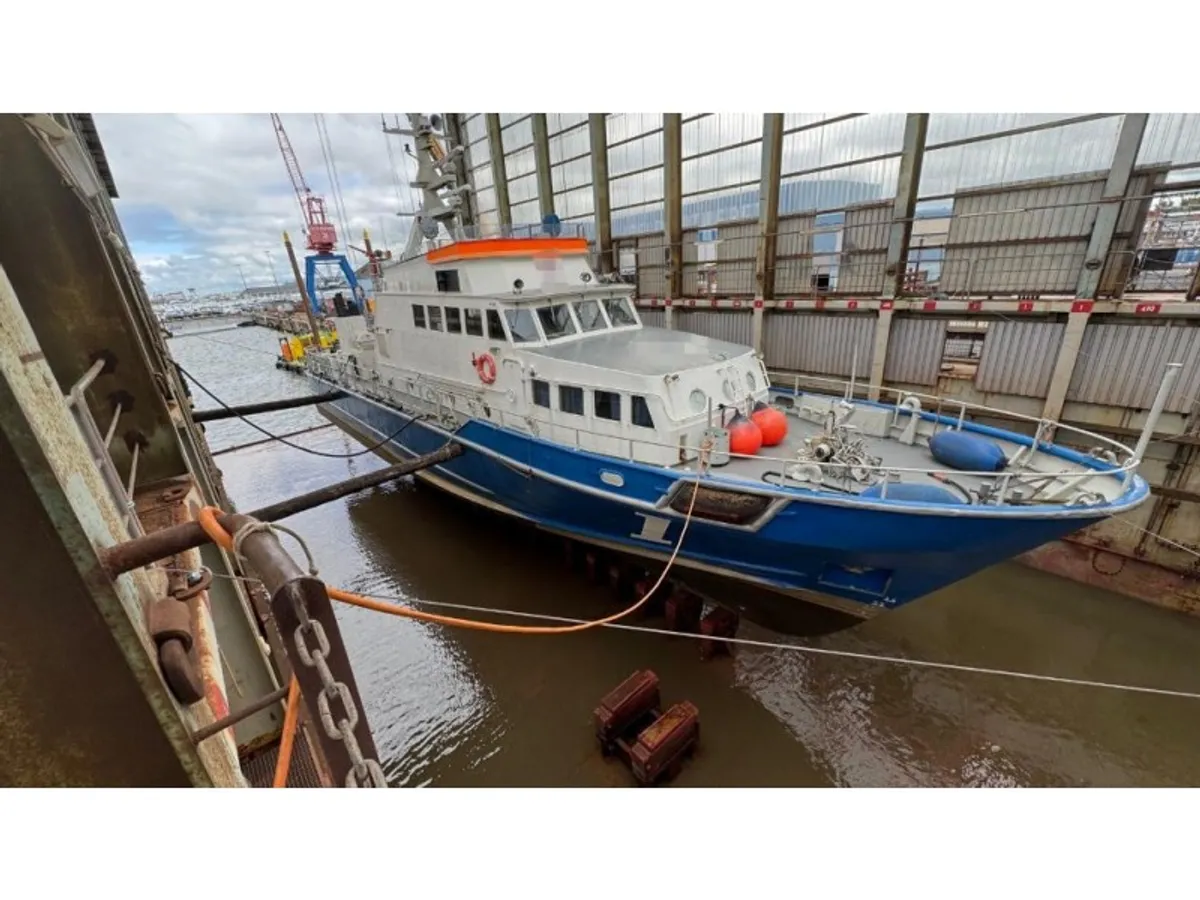 Kapal rondaan untuk dijual