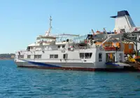 Kapal feri untuk dijual