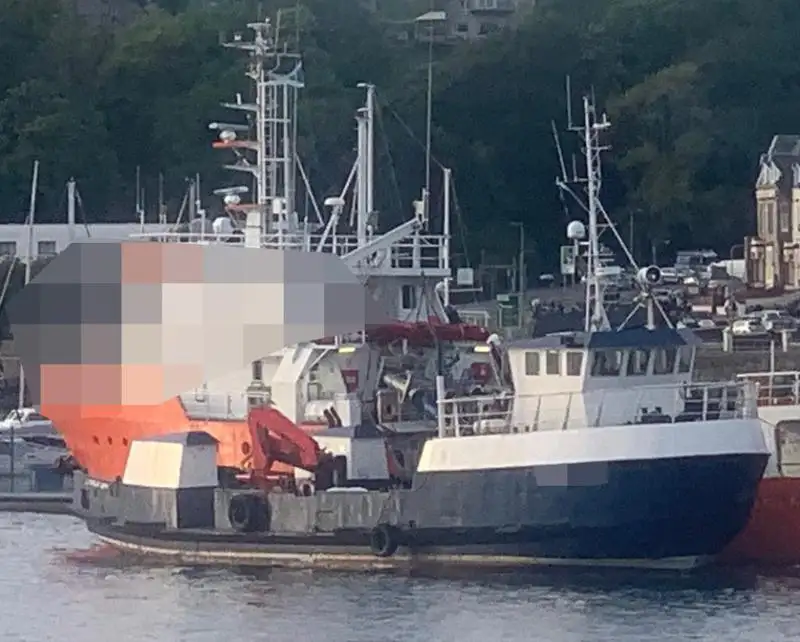 Kapal kerja untuk dijual