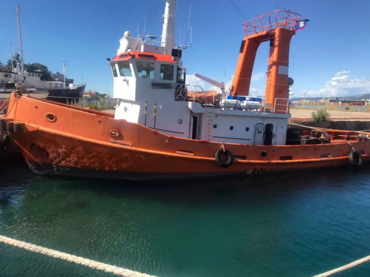 Kapal tunda untuk dijual