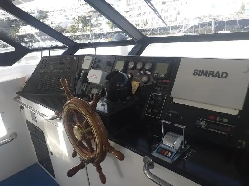 Kapal pelayaran untuk dijual