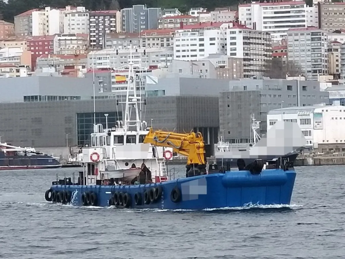 Kapal kerja untuk dijual