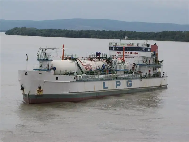 Kapal LNG untuk dijual