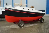 Kapal tunda untuk jualan