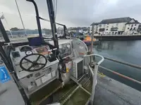 Kapal penyelamat untuk dijual