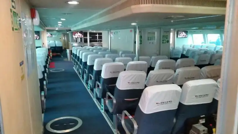 Kapal pelayaran untuk dijual