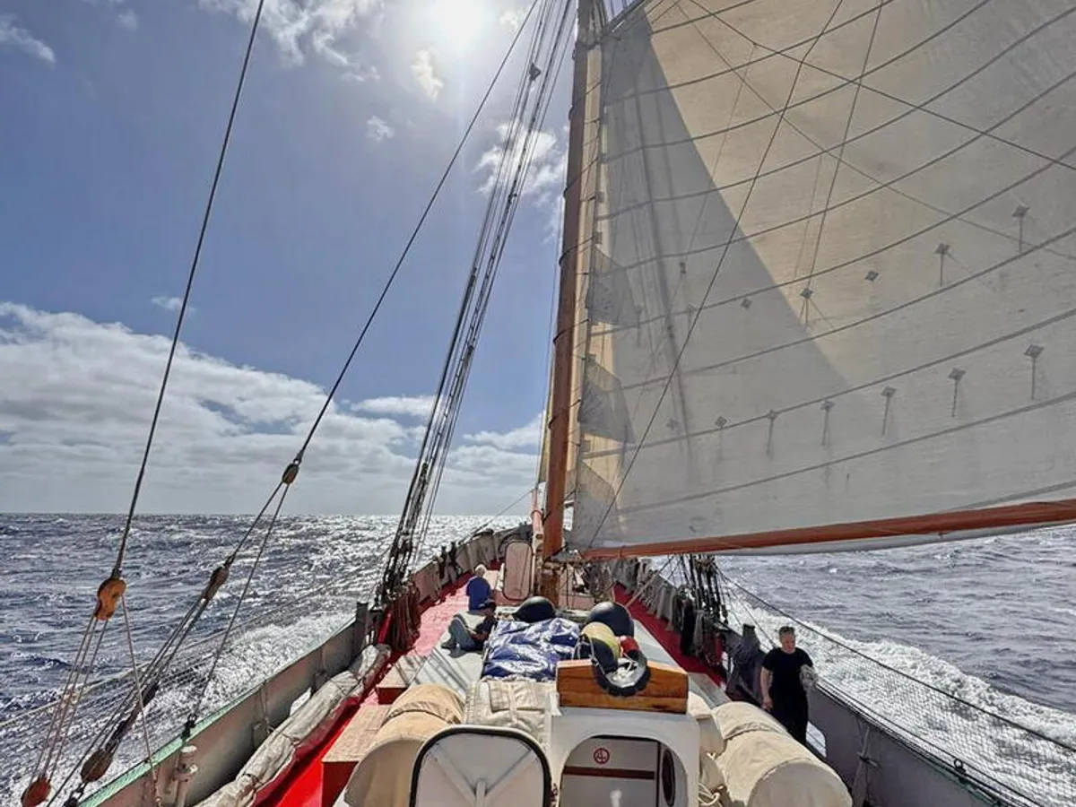 Yacht untuk dijual