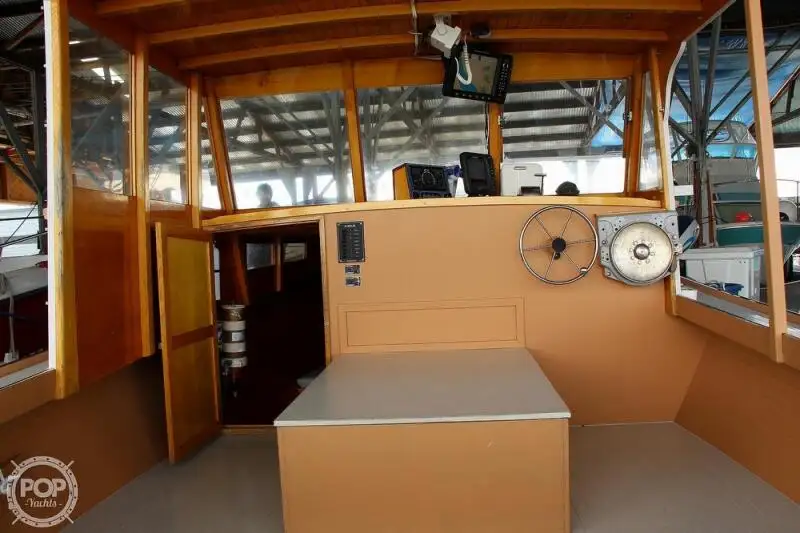 Kapal pemprosesan ikan untuk dijual