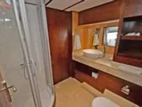 Yacht untuk dijual