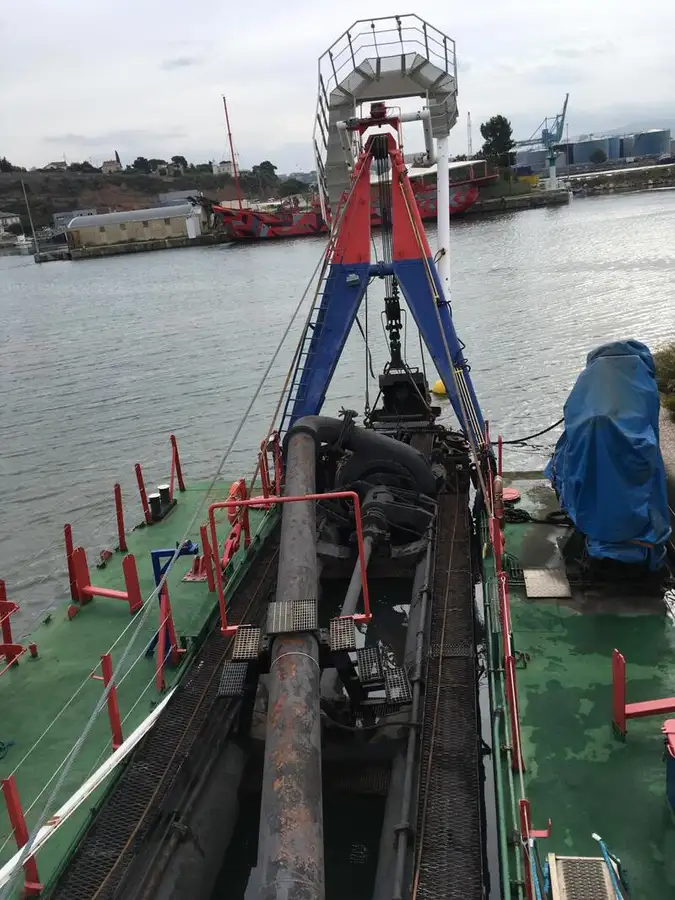 Kapal pengorek untuk dijual