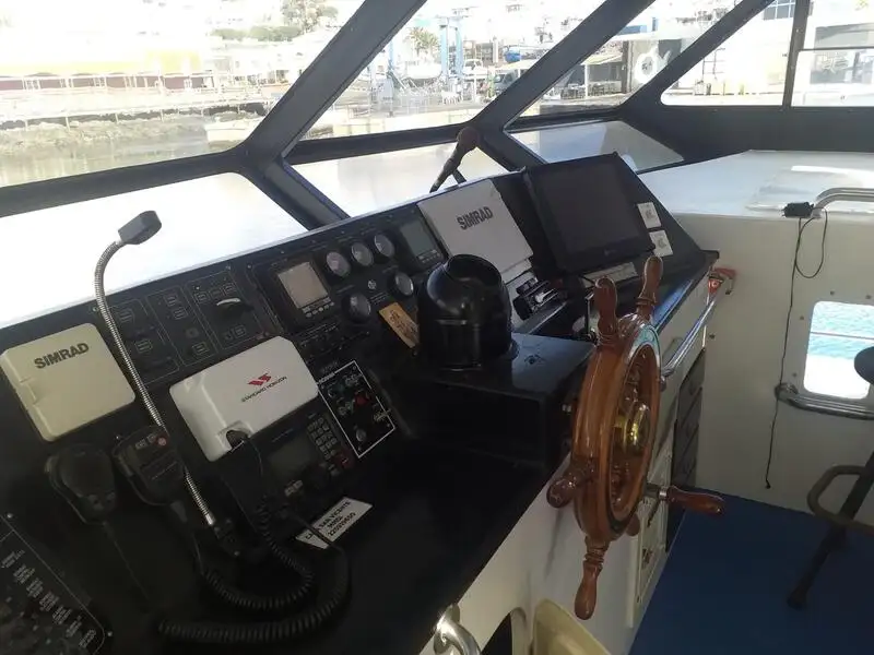 Kapal pelayaran untuk dijual